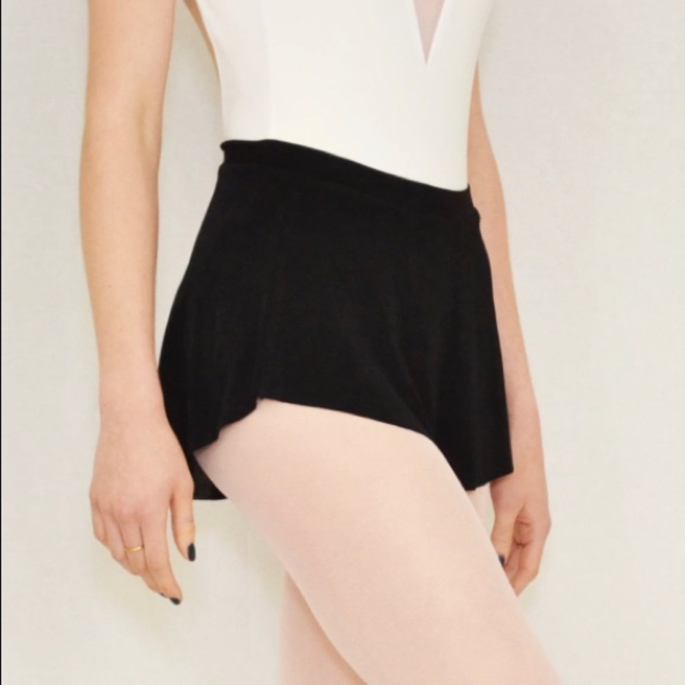 Black Bullet Pointe Skirt (Size Small)